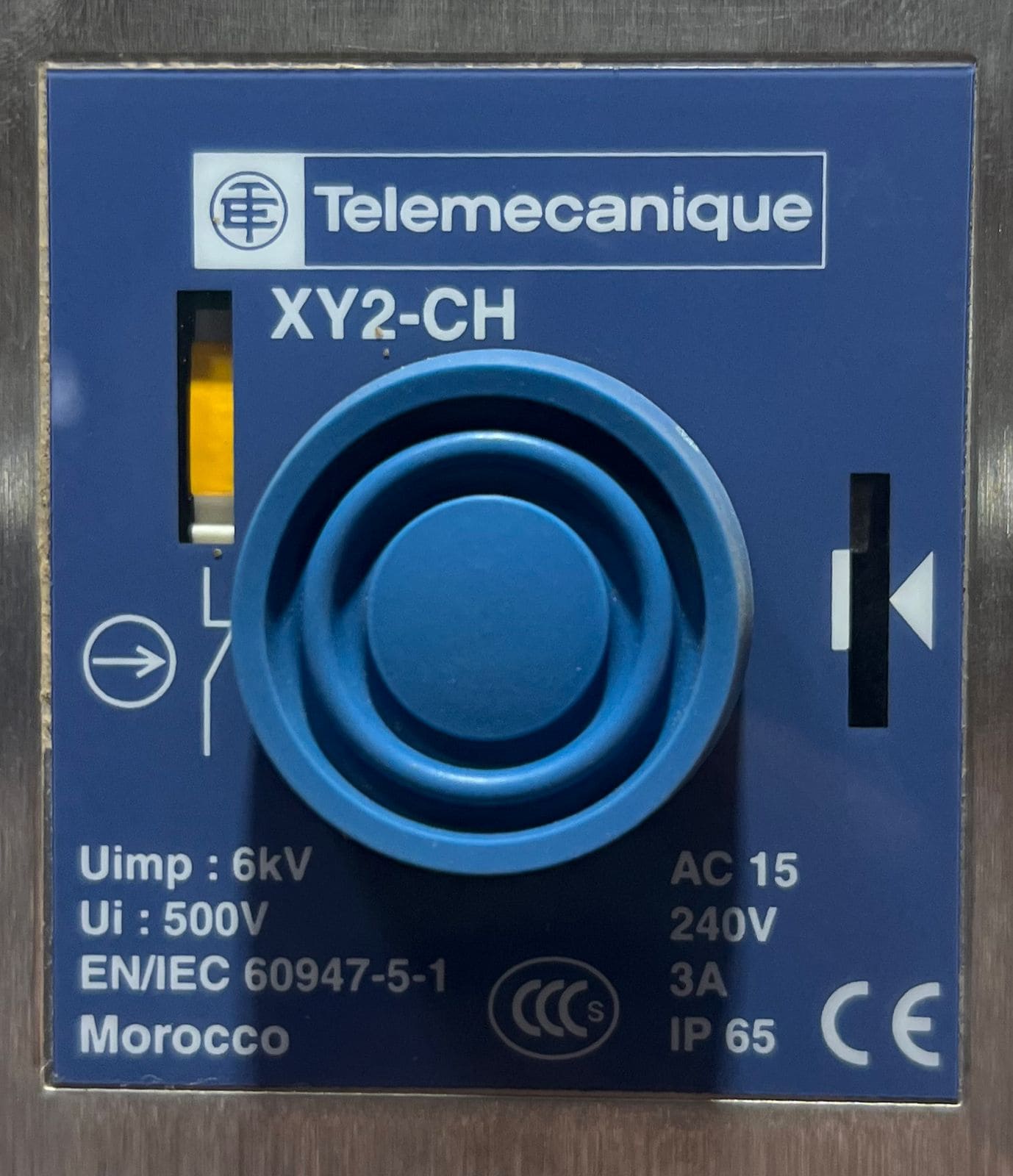 Telemecanique XY2-CH14250TK industrial safety switch thumbnail