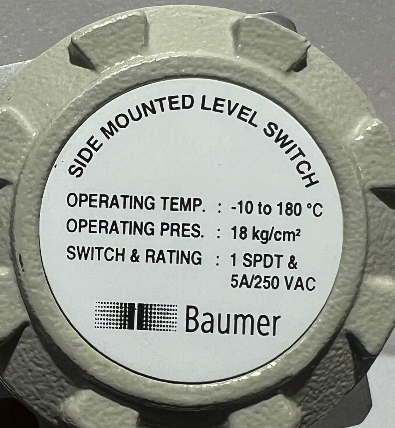Baumer LA  / L-S 1 SPDT Side Mounted level switch thumbnail